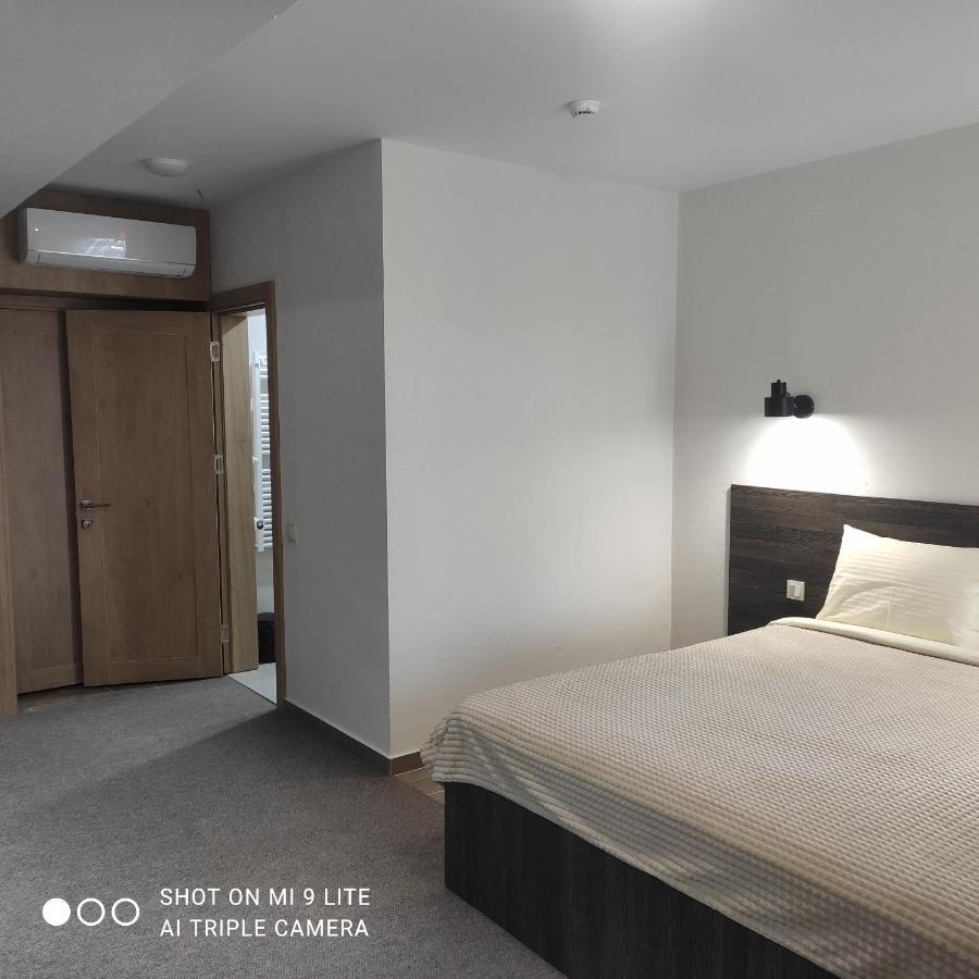 Colinele Aurii Cimislia Hotel Екстериор снимка